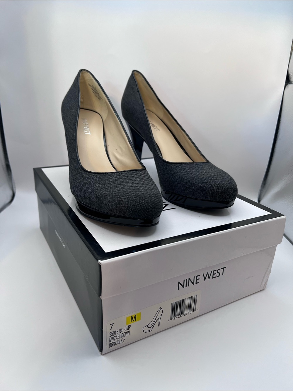 Nine West Dark Gray Round-Toe Pump